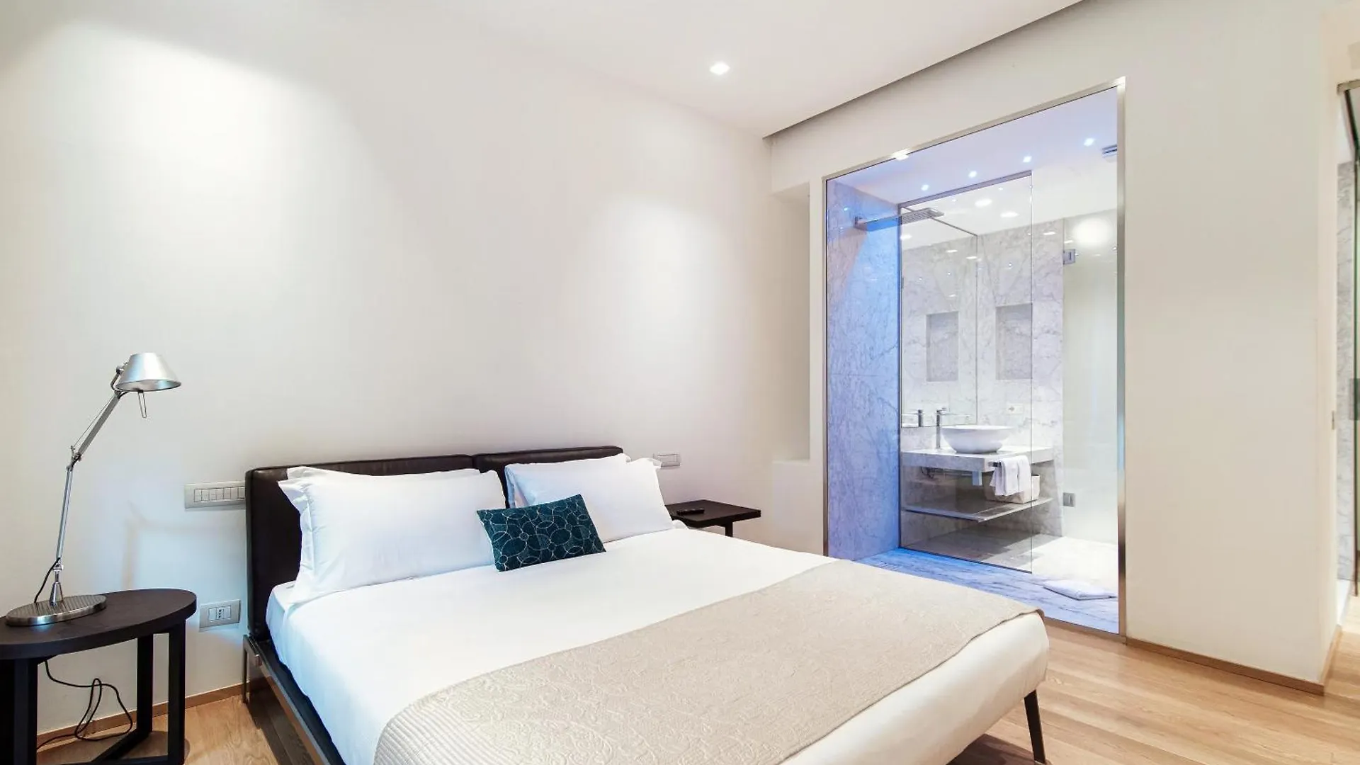 Apartment Luxury Lungo Lario By Quokka 360 - Between Lake And Como Downtown