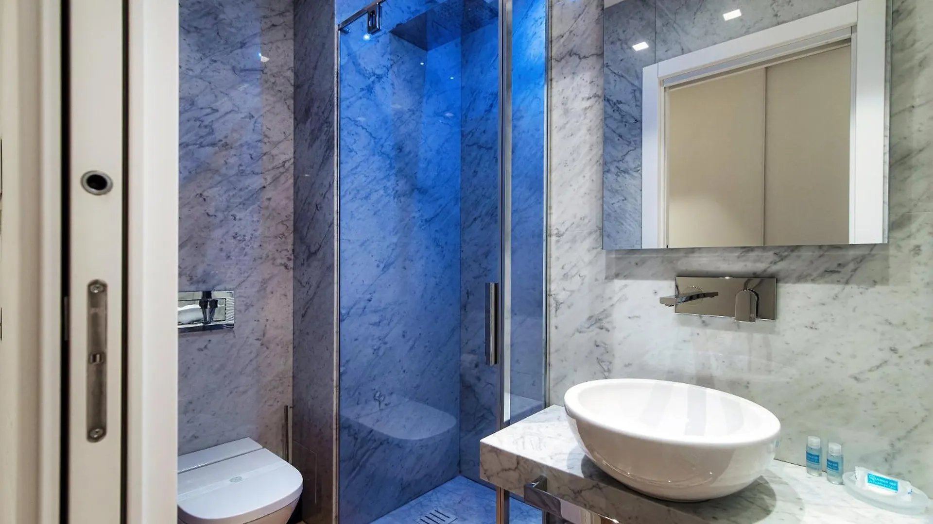 Apartment Luxury Lungo Lario By Quokka 360 - Between Lake And Como Downtown