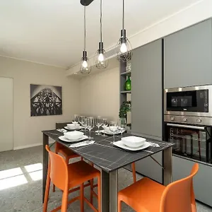  Apartment 2 Min From The Cathedral With Private Parking